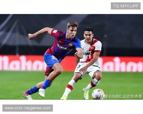 巴列卡诺利用主场狭小场地与铁桶阵,成功限制皇马进攻 巴列卡诺利用主场狭小场地与铁桶阵,成功限制皇马进攻