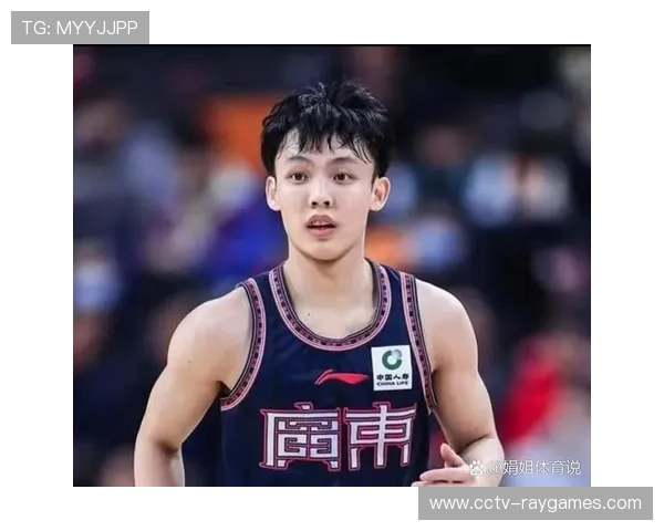 广东华南虎后卫徐杰比赛中受伤离场，初步检查无大碍